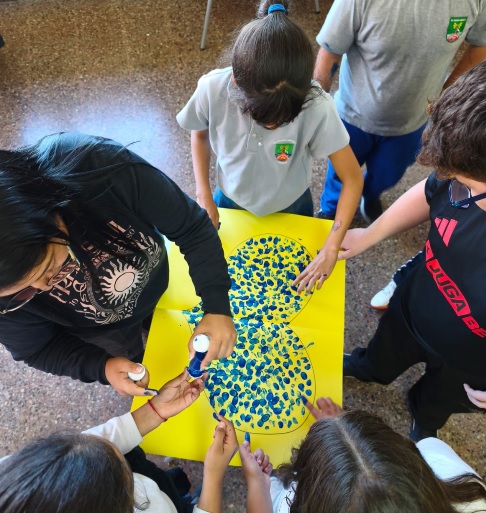 Ponerse en sus Zapatos: una Jornada de Empatía y Sensibilización Sobre el Autismo